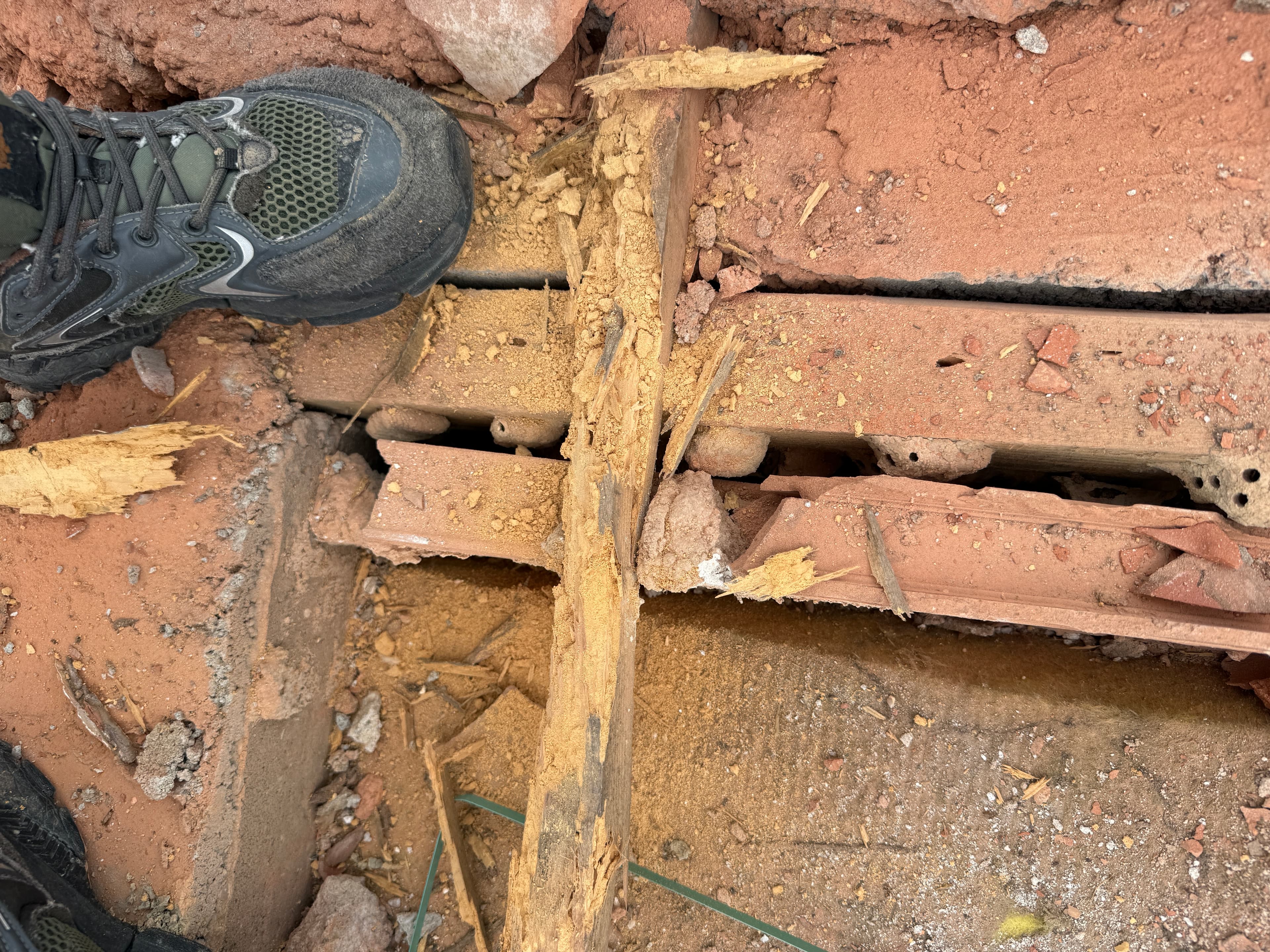 Réfection du Faîtage et des Araignées – Calvisson