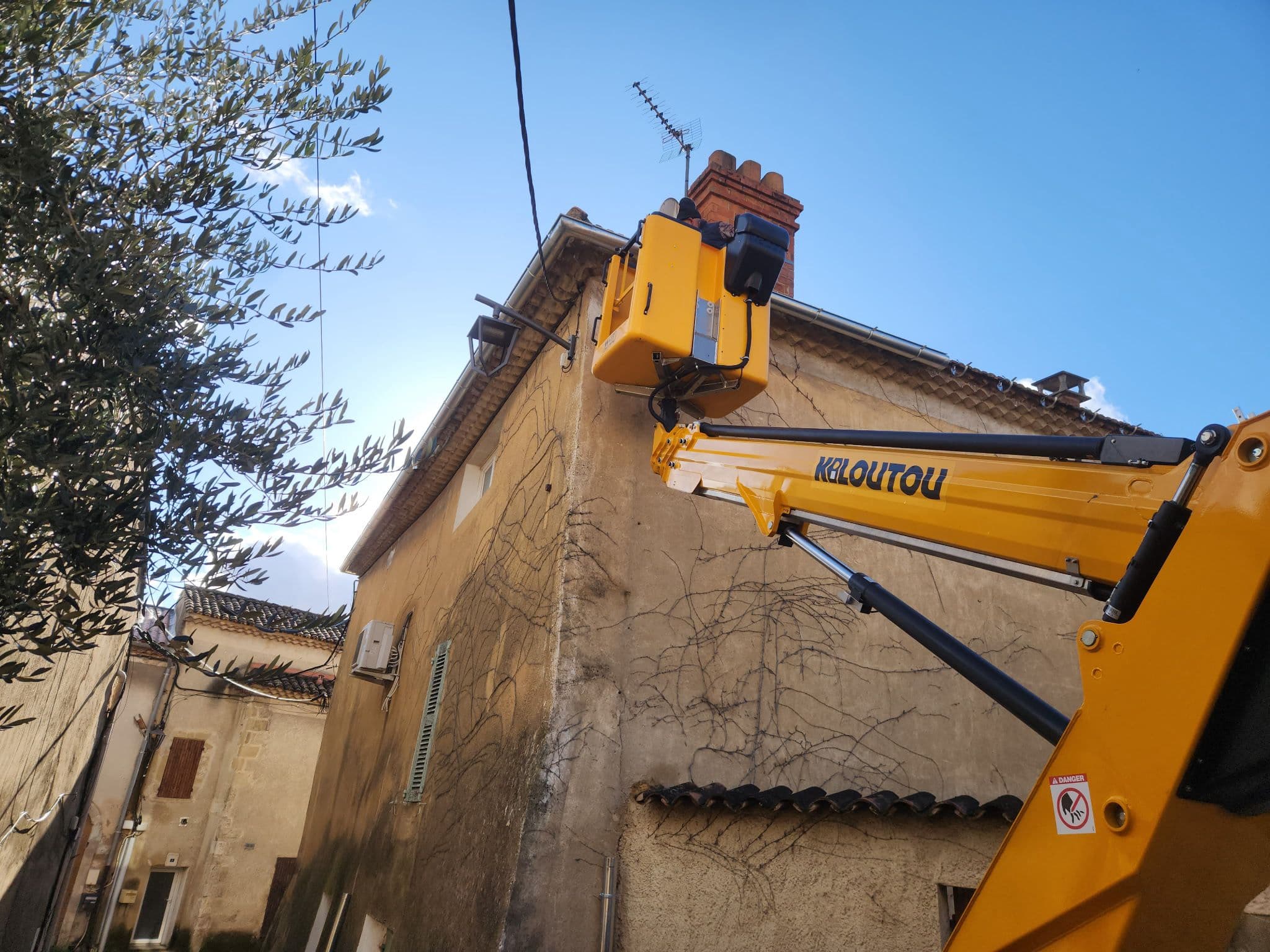 Pose de gouttières - WhatsApp Image 2026-02-27 at 09.28.56 (1)